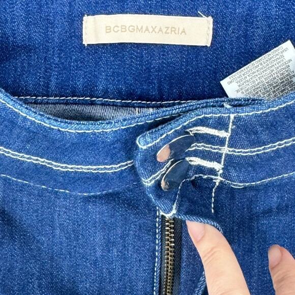 BCBG MAX AZRIA Pintuck High Rise Flare Jeans Size 25 Dark Wash - Picture 4 of 5